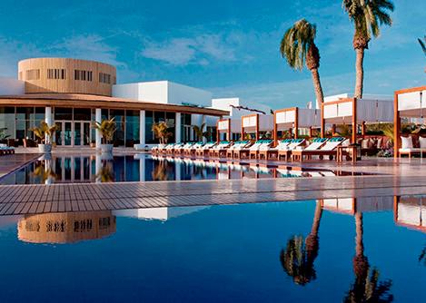 The Hotel Paracas Libertador, a luxurious hotel located on the waterfront in Paracas.